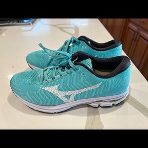 Women’s Mizuno Running Shoes